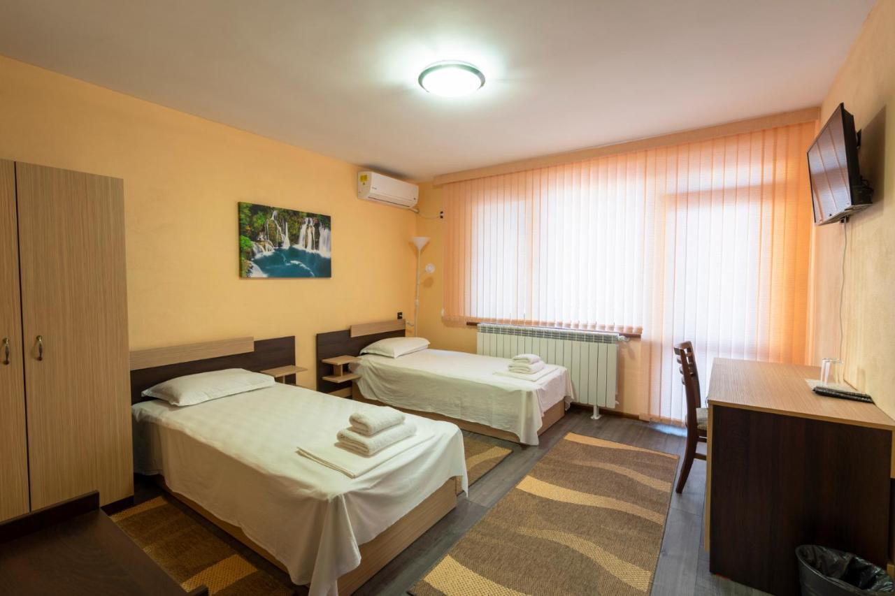 Family Hotel Preslav Exterior photo